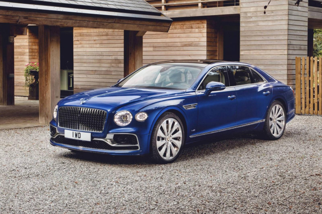 Bentley Flying Spur First Edition 2020 còn có bộ vành 22 inch đồ sộ Bentley Flying Spur First Edition 2020 còn có bộ vành 22 inch đồ sộ