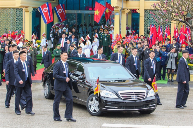 Chiếc Mercedes-Benz S600 chở ông Kim tại Hà Nội