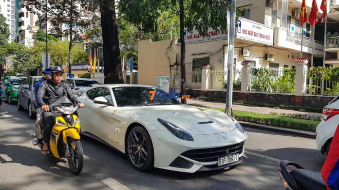 Nhiều năm đắp chăn trong garage, Ferrari F12 Berlinetta bất ngờ được Phan Thành cho tái xuất trên đường