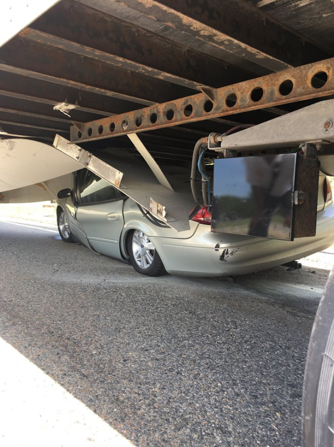 Hiện trường vụ tai nạn hi hữu