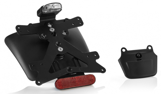 Pát biển số Rizoma trên GTS 300 Pát biển số Rizoma trên GTS 300