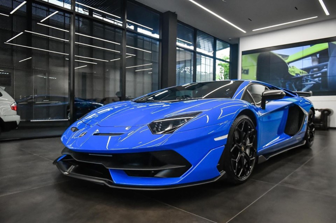 Siêu xe Lamborghini Aventador SVJ này mang màu sơn xanh Blu Le Mans Siêu xe Lamborghini Aventador SVJ này mang màu sơn xanh Blu Le Mans