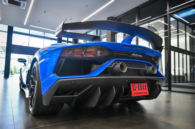 Siêu xe Lamborghini Aventador SVJ của đại gia Thái Lan mang biển số tứ quý 4 Siêu xe Lamborghini Aventador SVJ của đại gia Thái Lan mang biển số tứ quý 4