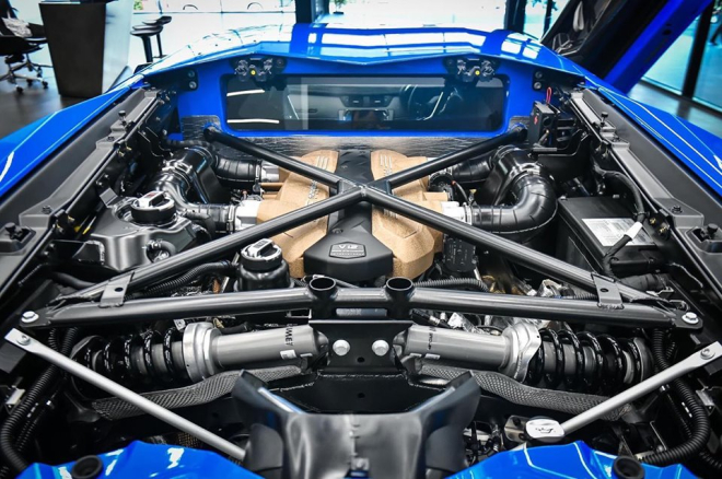 Cận cảnh động cơ V12 sản sinh công suất 770 mã lực của Lamborghini Aventador SVJ Cận cảnh động cơ V12 sản sinh công suất 770 mã lực của Lamborghini Aventador SVJ