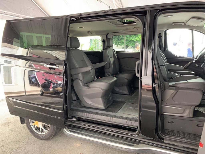 Ford Tourneo sắp bán ra tại Việt Nam sẽ chỉ có 1 cấu hình 7 chỗ ngồi Ford Tourneo sắp bán ra tại Việt Nam sẽ chỉ có 1 cấu hình 7 chỗ ngồi