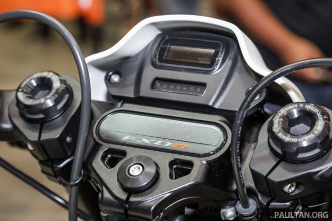 Màn hình LCD trên Harley-Davidson FXDR 114 2019