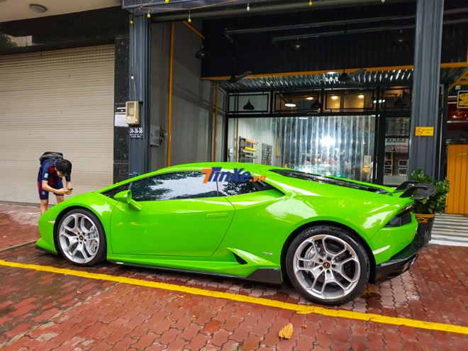 Lamborghini Huracan LP610-4 mang biển số Nam Định từng được một công ty nhập khẩu xe quận 5 rao bán gần 3 năm mới tìm thấy người mua