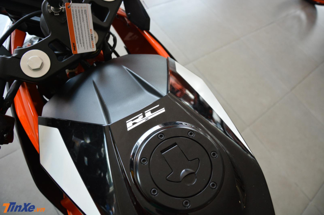 Chiếc sport bike KTM RC 390 sử dụng hộp số 6 cấp côn tay Chiếc sport bike KTM RC 390 sử dụng hộp số 6 cấp côn tay