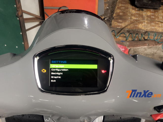 Màn hình LCD hiển thị đa thông tin và kết nối thông minh của Vespa GTS SuperTech 300HPE. Màn hình LCD hiển thị đa thông tin và kết nối thông minh của Vespa GTS SuperTech 300HPE.