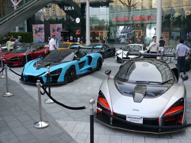 Cặp đôi McLaren Senna cùng dàn siêu xe McLaren tụ tập tại Suntec City Cặp đôi McLaren Senna cùng dàn siêu xe McLaren tụ tập tại Suntec City
