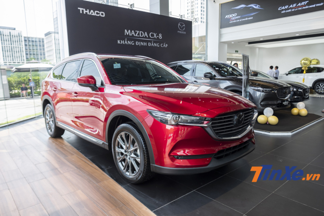 Mazda CX-8 có thiết kế mang ngôn ngữ KODO nên vẫn tạo ấn tượng thị giác tốt đối với người đối diện. Mazda CX-8 có thiết kế mang ngôn ngữ KODO nên vẫn tạo ấn tượng thị giác tốt đối với người đối diện.