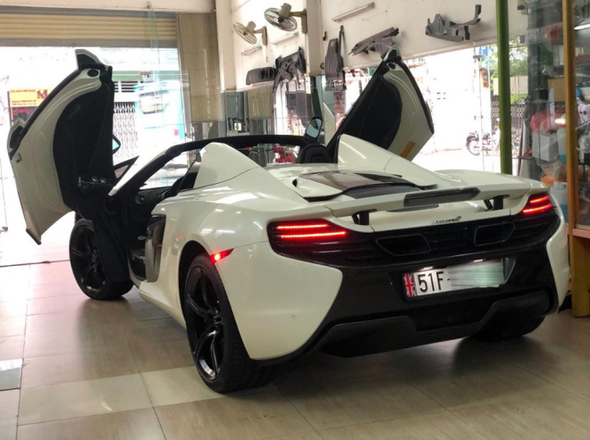 Đây là 1 trong 3 chiếc McLaren 650S Spider đang tìm khách tại Việt Nam