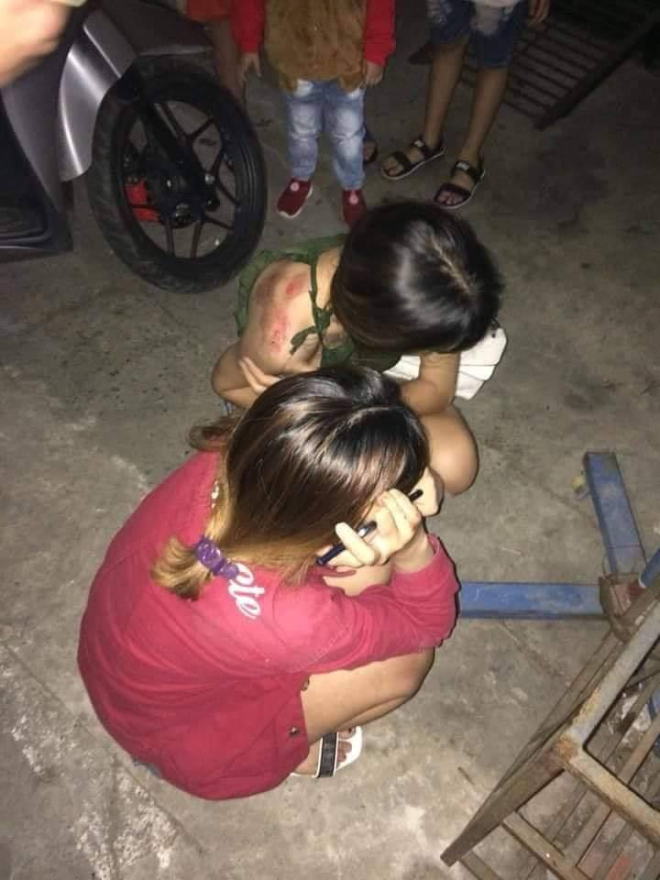 2 đối tượng còn rất trẻ chỉ 15 - 16 tuổi và làm công nhân gần đó 2 đối tượng còn rất trẻ chỉ 15 - 16 tuổi và làm công nhân gần đó