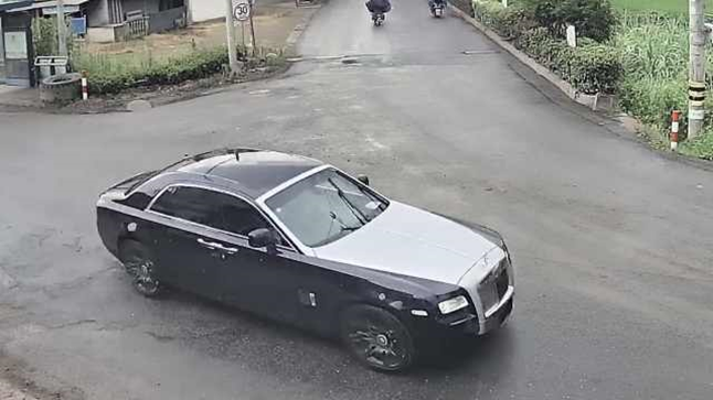 Chiếc Rolls-Royce Ghost bị Xiao Wang và 2 đồng phạm lên kịch bản cướp xe Chiếc Rolls-Royce Ghost bị Xiao Wang và 2 đồng phạm lên kịch bản cướp xe