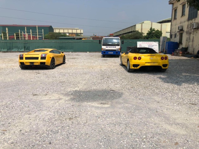 Vẻ đẹp của Lamborghini Gallardo và Ferrari 360 Spider nhìn từ phía sau Vẻ đẹp của Lamborghini Gallardo và Ferrari 360 Spider nhìn từ phía sau