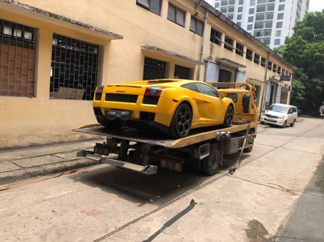 Siêu xe Lamborghini Gallardo màu vàng cũng sắp vào Sài thành Siêu xe Lamborghini Gallardo màu vàng cũng sắp vào Sài thành